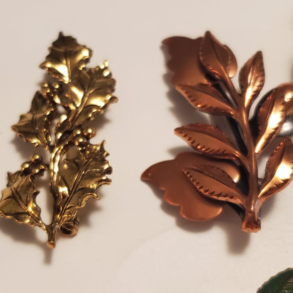 8 Pins or Brooches, items # A-1194-1201, wt.  105 grams. - Picture 14 of 15